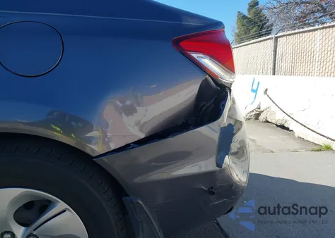 2014 Honda Civic Lx z USA, uszkodzony, nr VIN 19XFB2F56EE032372